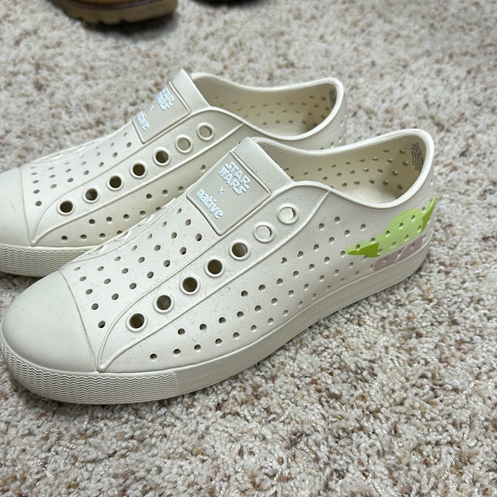Native X starwars crocs